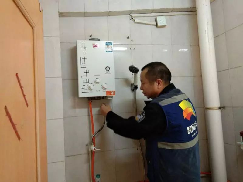 长安重拳整治违规热水器 强制拆除3772台，筑牢房屋租赁安全防线